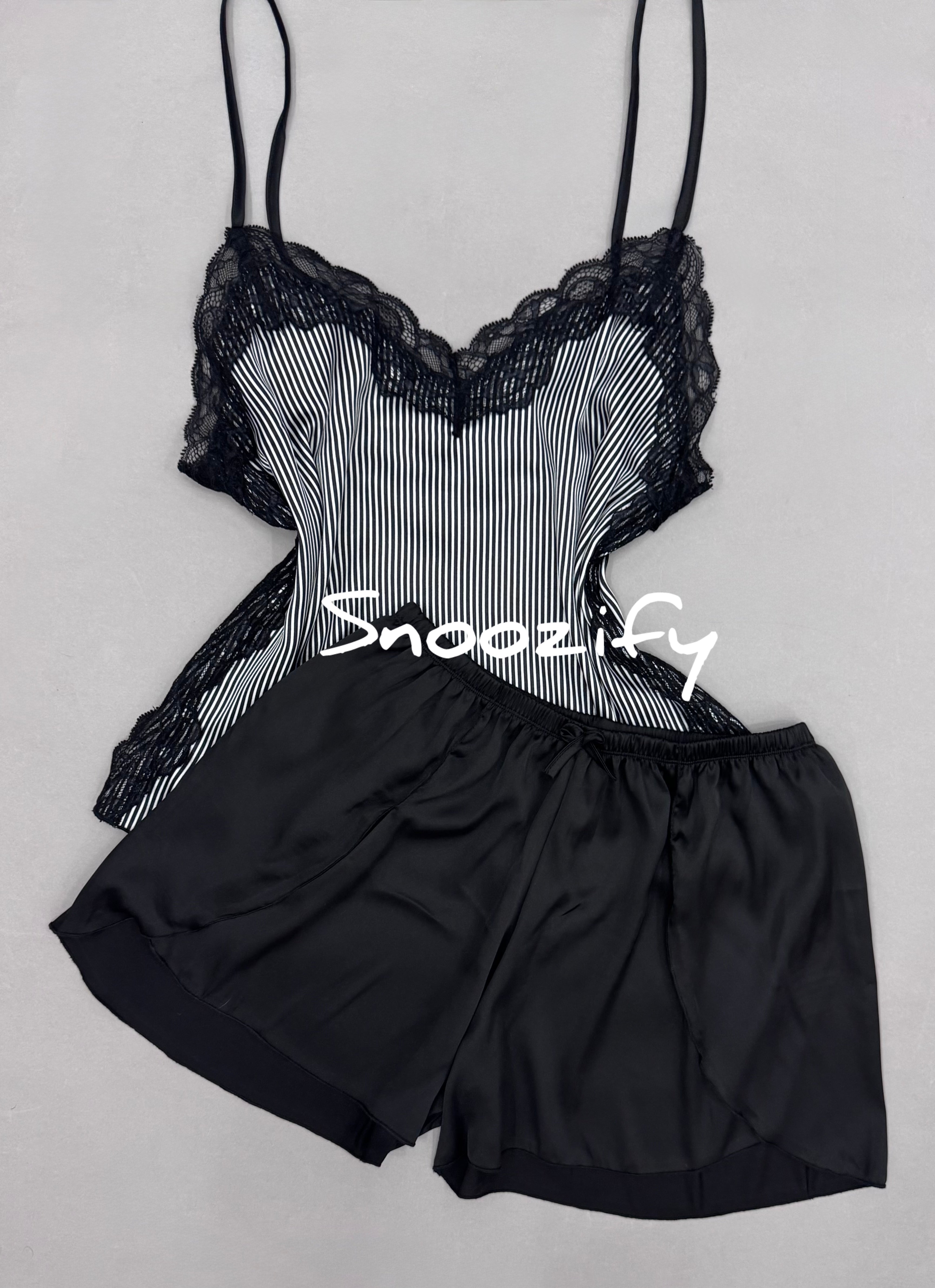 Black & white - Snoozify