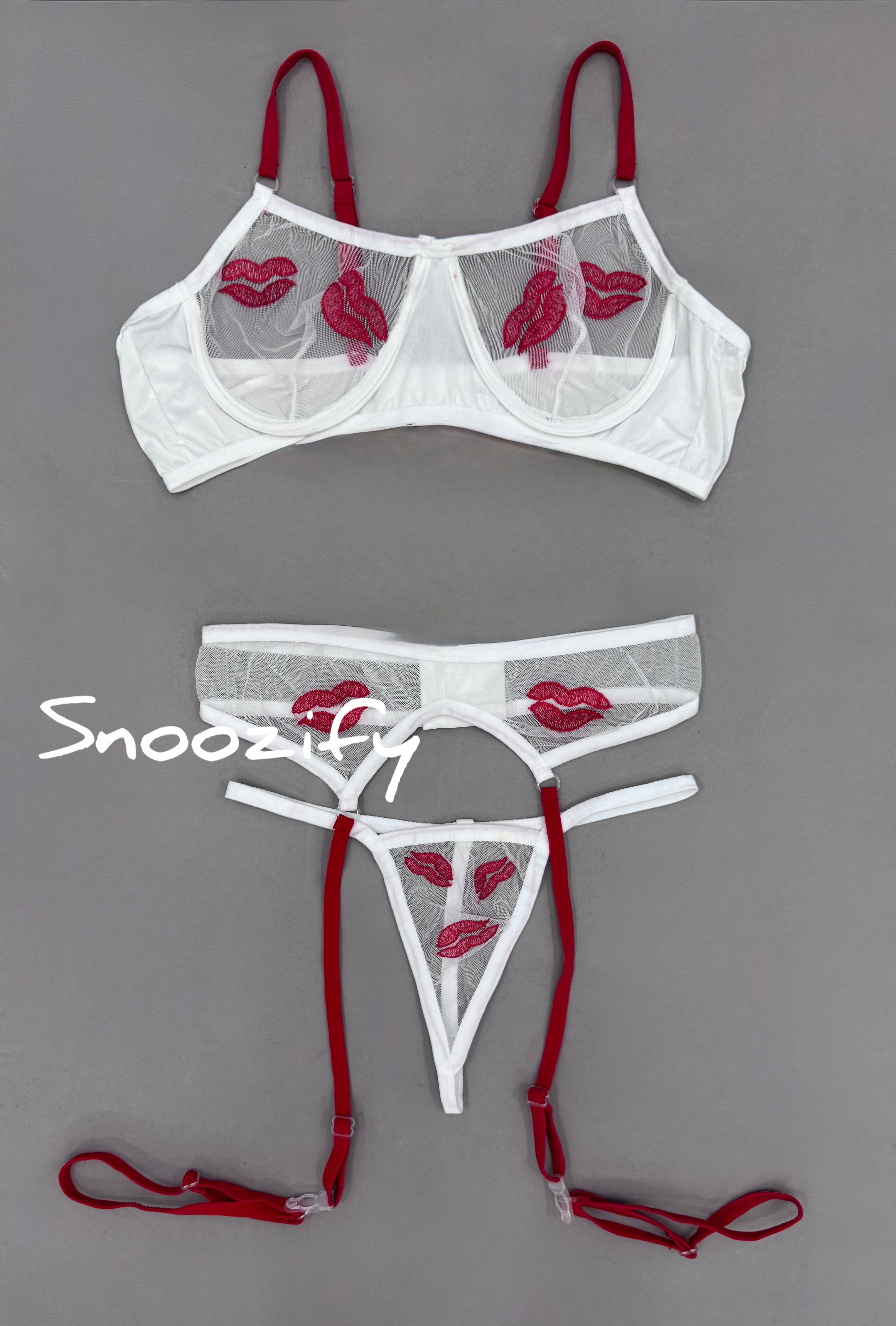 White & red - Snoozify